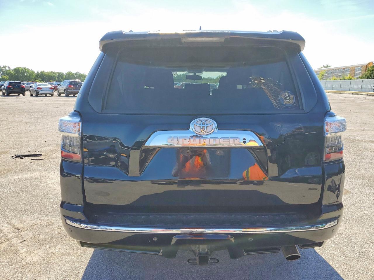 2016 Toyota 4Runner Limited - Image 6