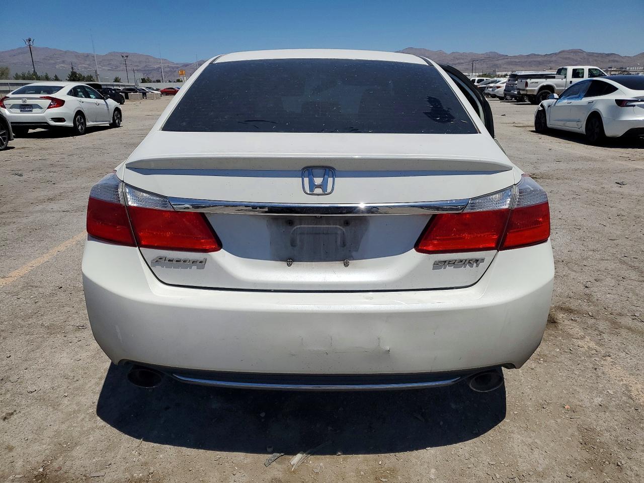 2015 Honda Accord Sport - Image 6