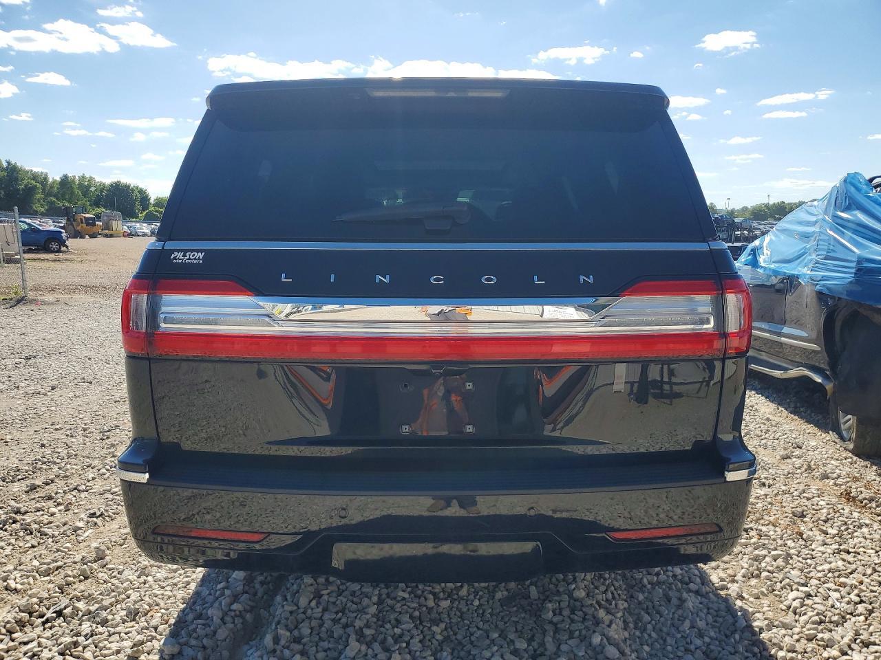 2019 Lincoln Navigator L Reserve - Image 6