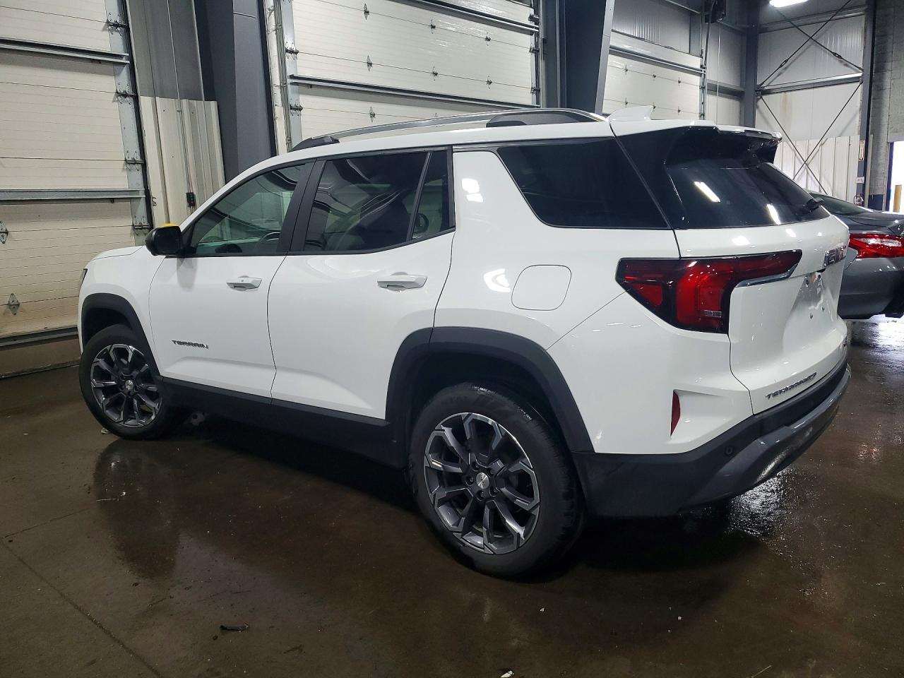 2025 GMC Terrain Elevation - Фото 2
