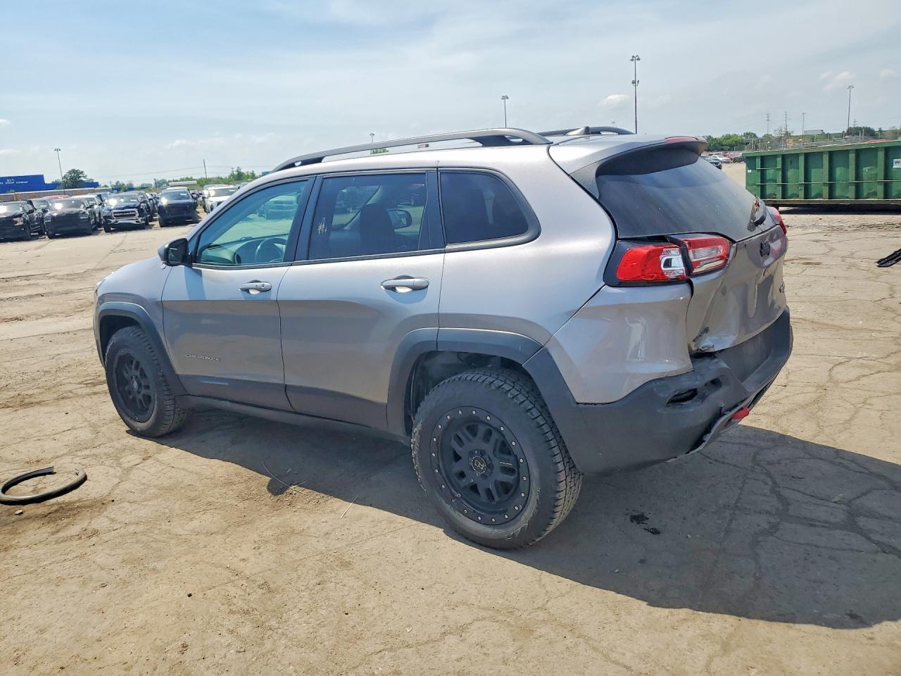 2018 Jeep Cherokee Trailhawk - Image 2