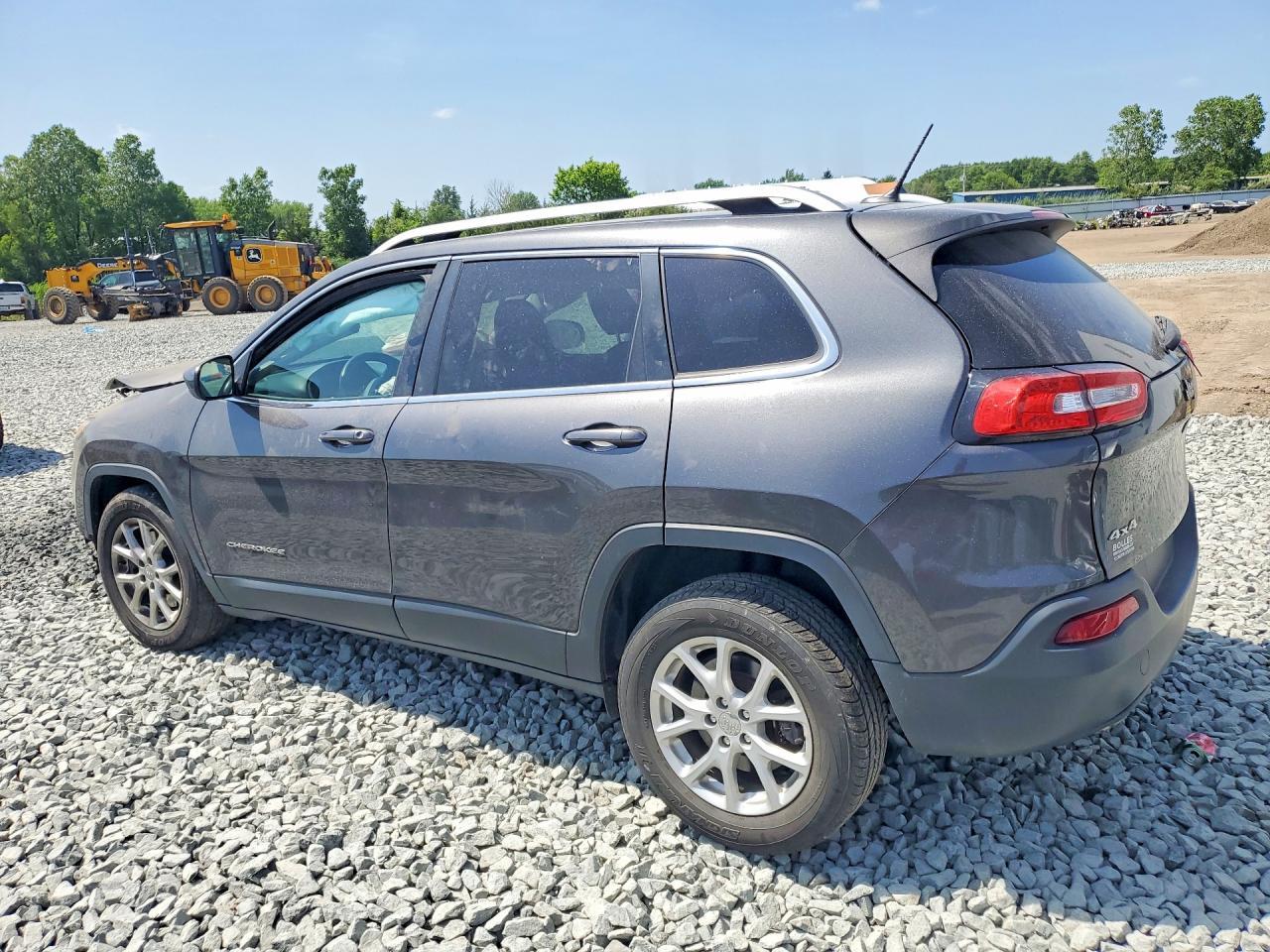 2015 Jeep Cherokee Latitude - Image 2