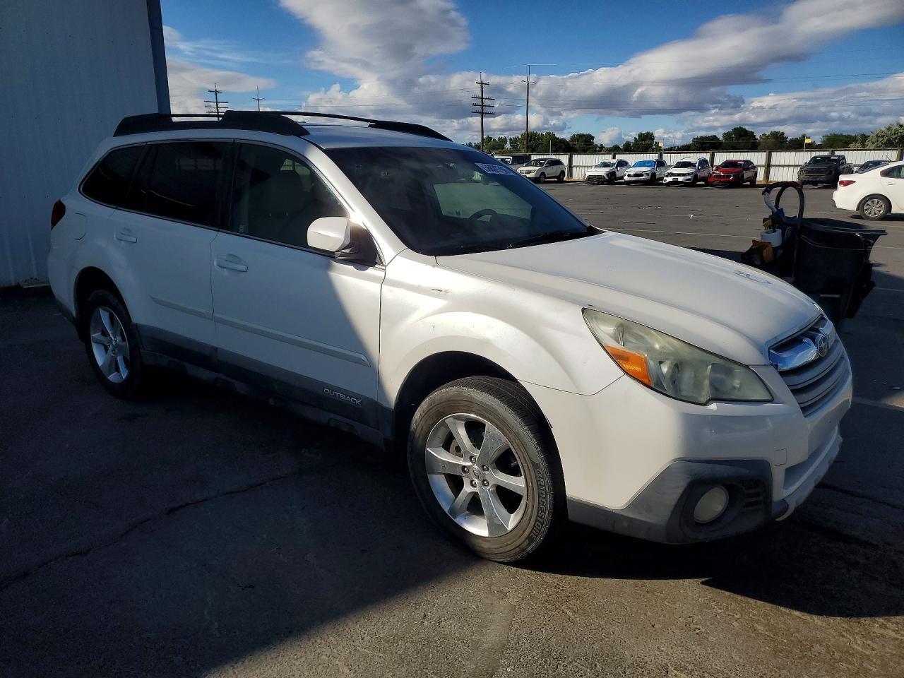 2013 Subaru Outback 2.5I Limited - Image 4
