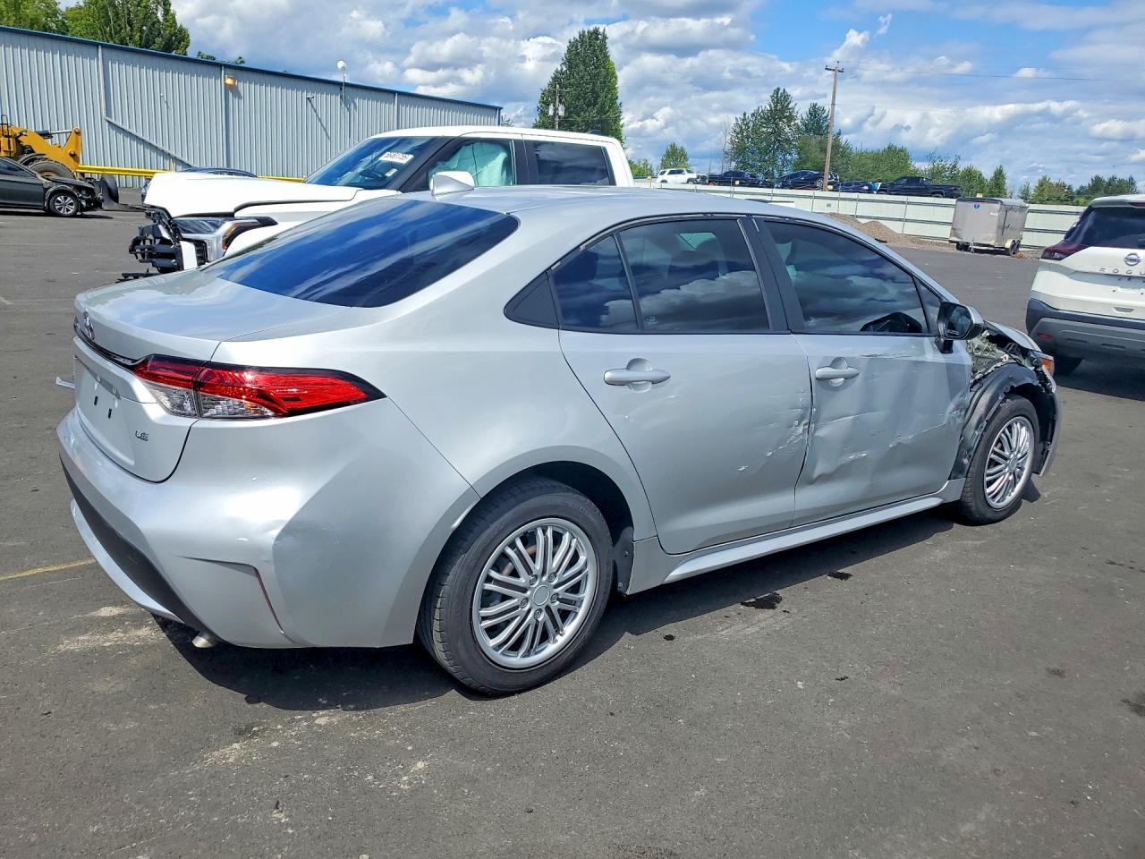 2023 Toyota Corolla Le - Image 3