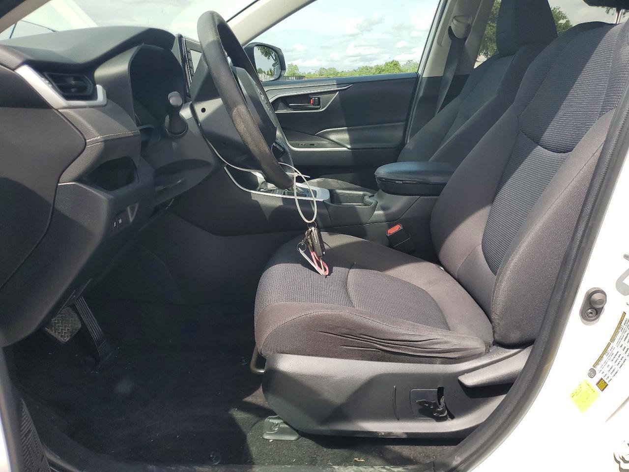 2020 Toyota Rav4 Le - Фото 7