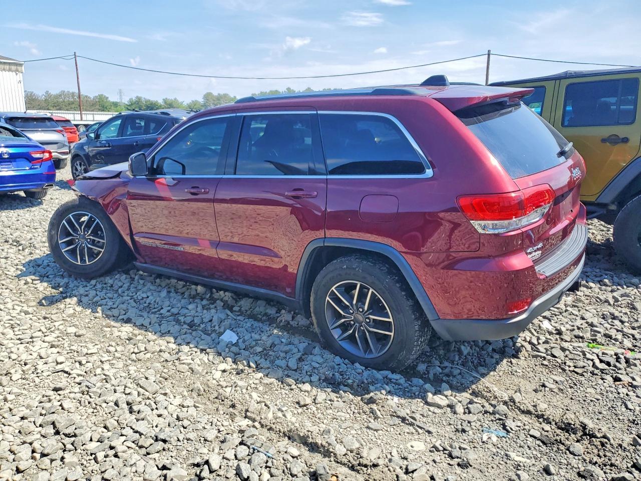 2019 Jeep Grand Cherokee Laredo - Image 2