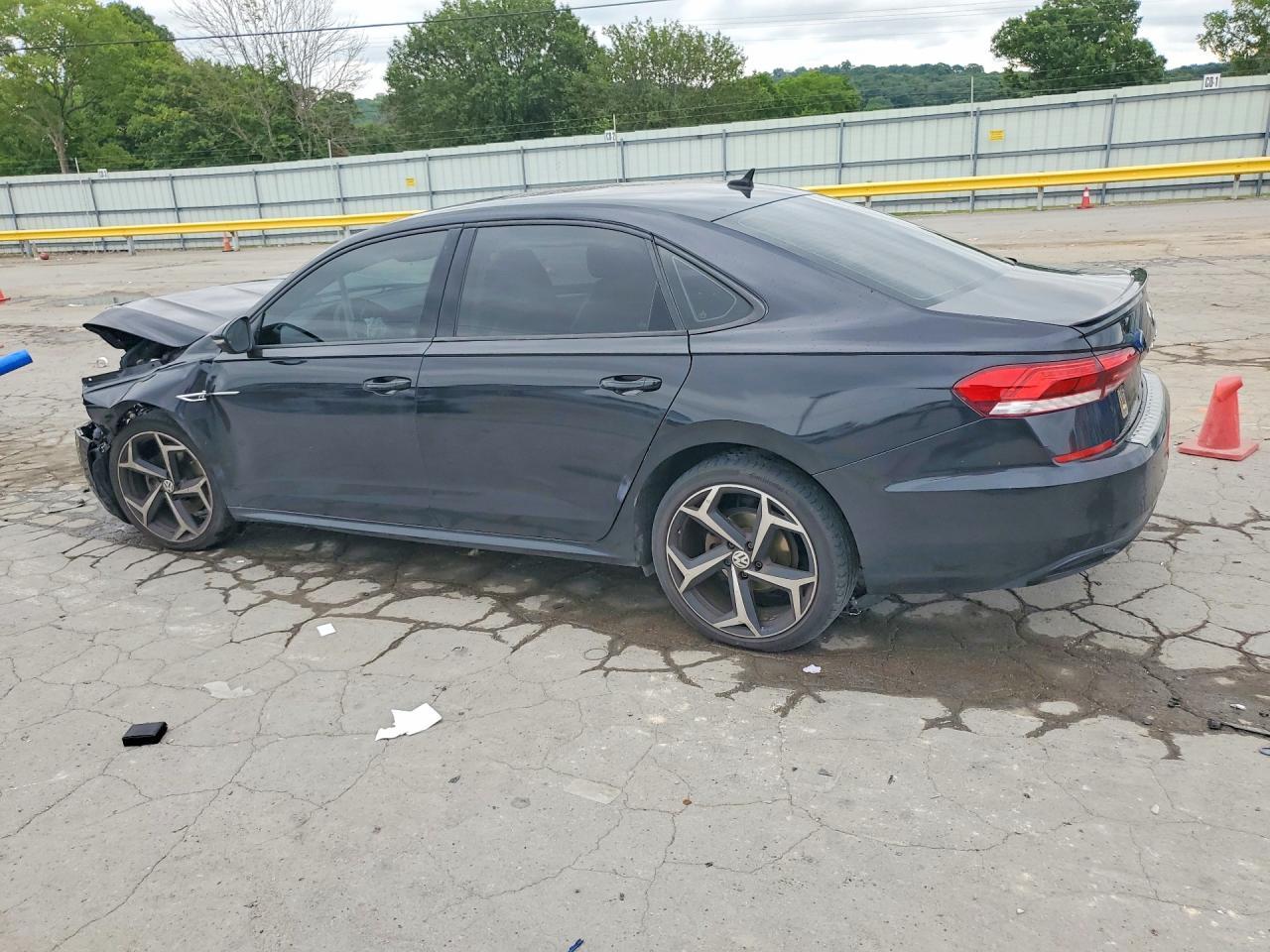 2020 Volkswagen Passat R-Line - Фото 2