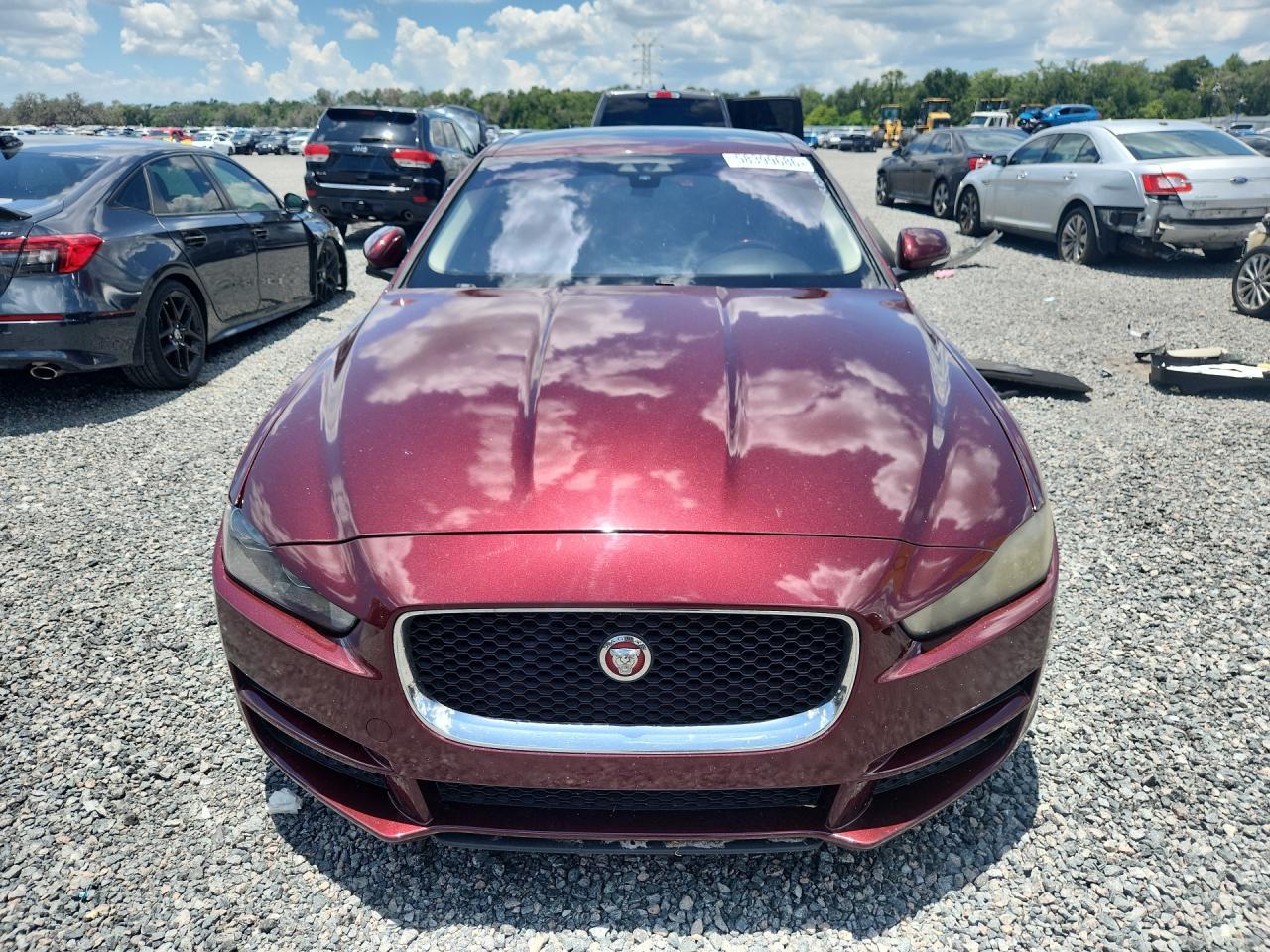 2017 Jaguar Xe - Фото 5