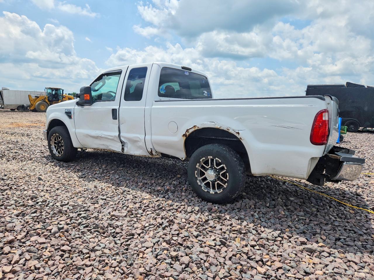 2009 Ford F250 Super Duty - Image 2