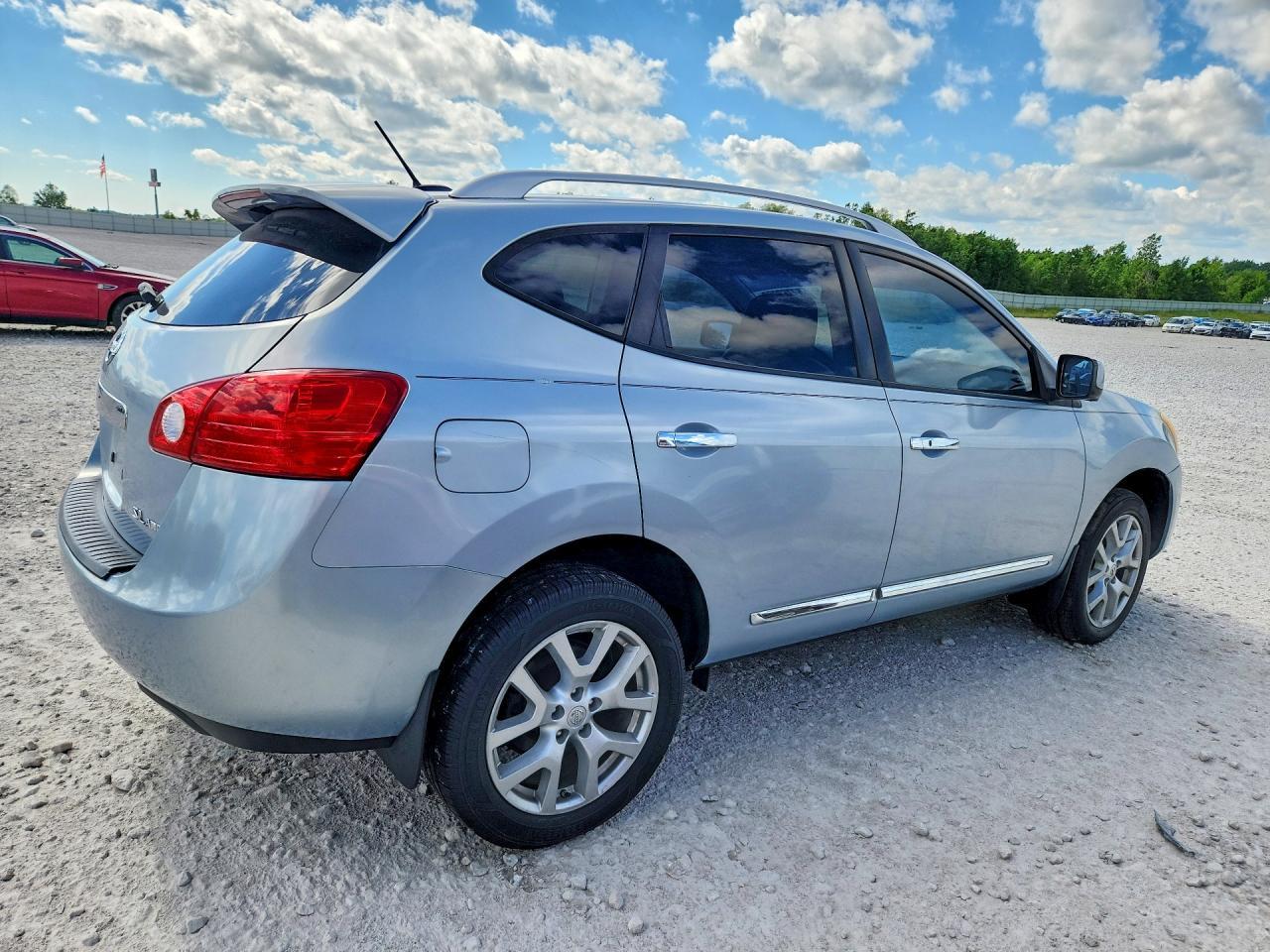 2013 Nissan Rogue S - Image 3
