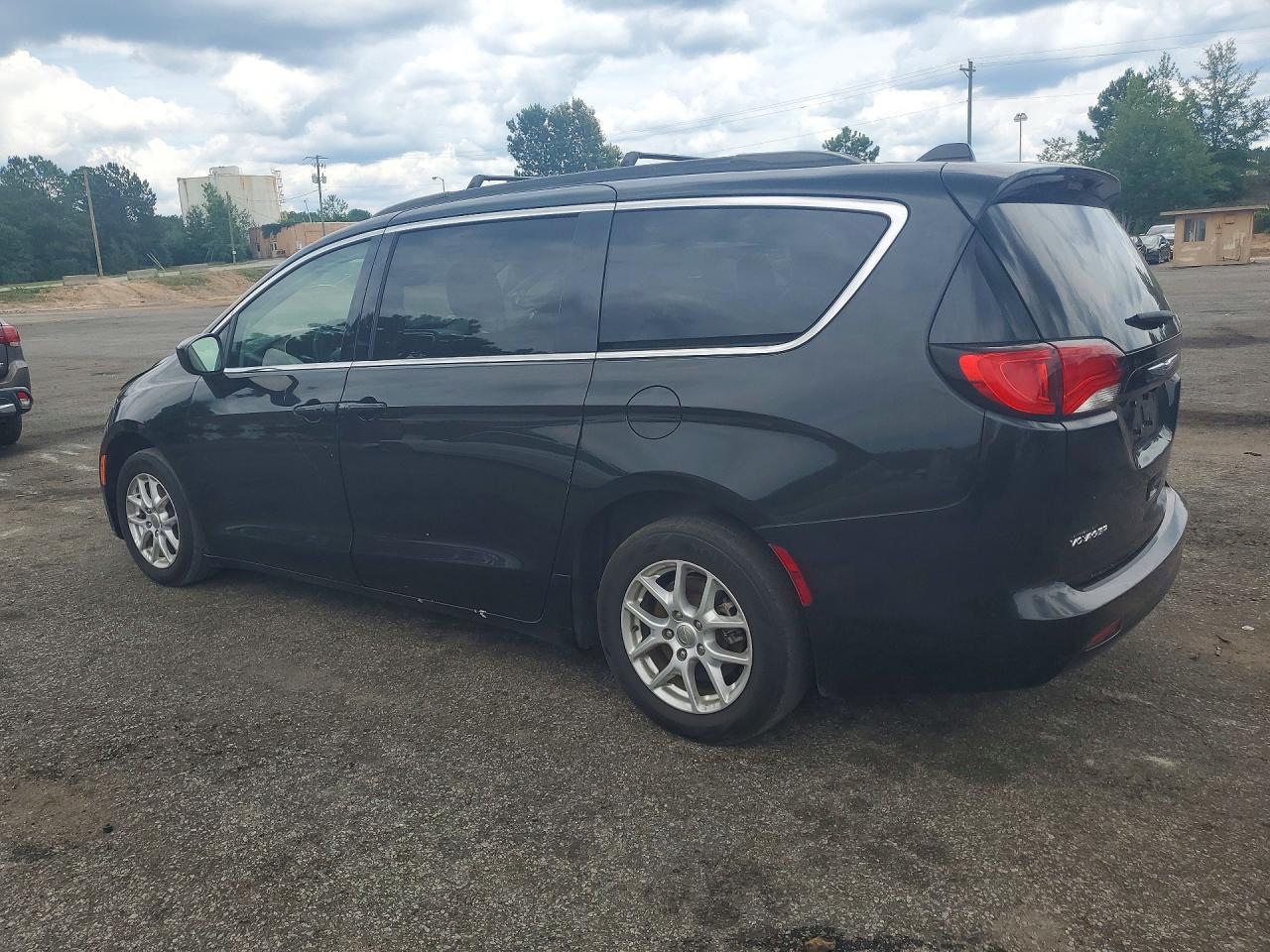 2020 Chrysler Voyager Lxi - Фото 2