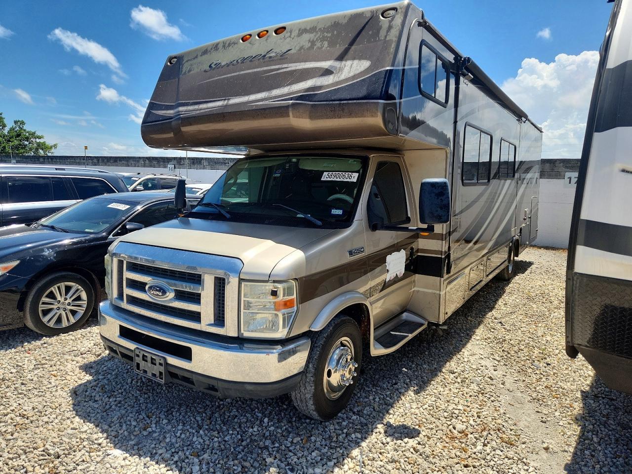 2011 Ford Econoline E450 Super Duty Cutaway Van - Фото 2