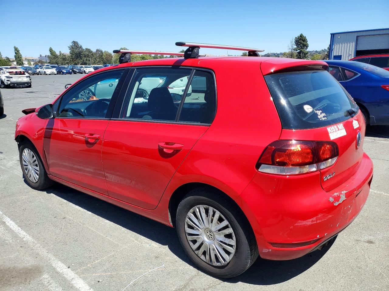 2013 Volkswagen Golf - Image 2