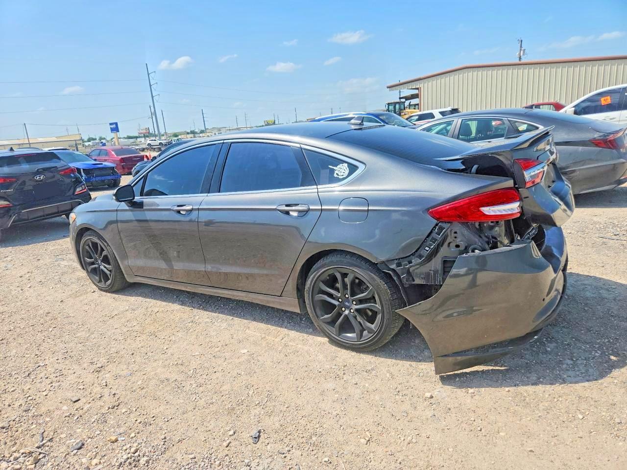 2019 Ford Fusion Titanium - Фото 2