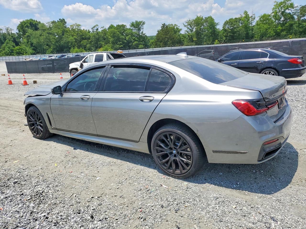 2022 BMW 750 Xi - Фото 2