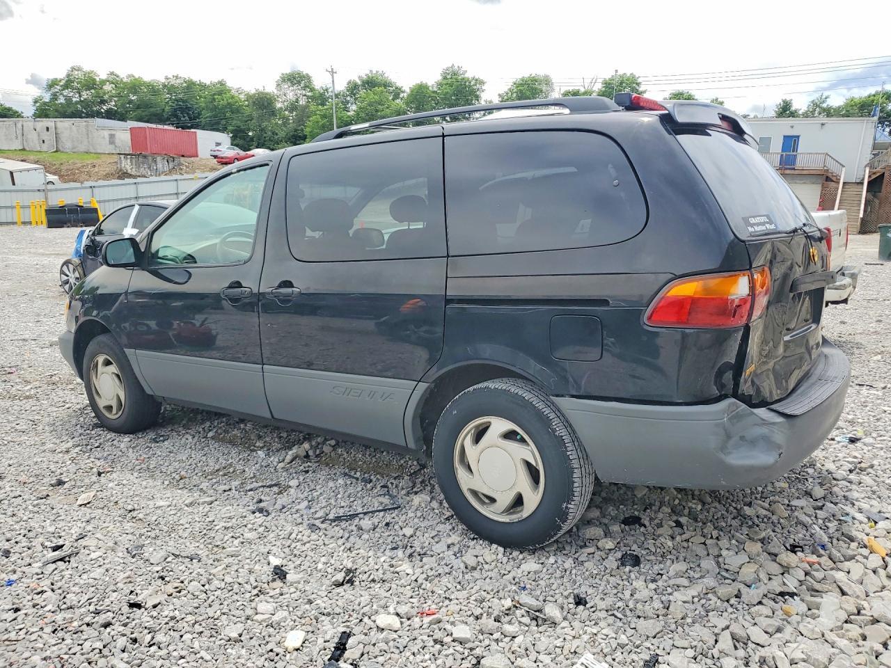1998 Toyota Sienna Le - Фото 2