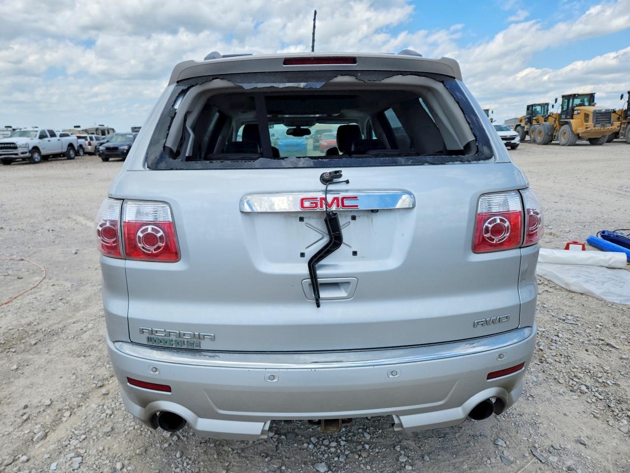 2012 GMC Acadia Denali - Фото 6