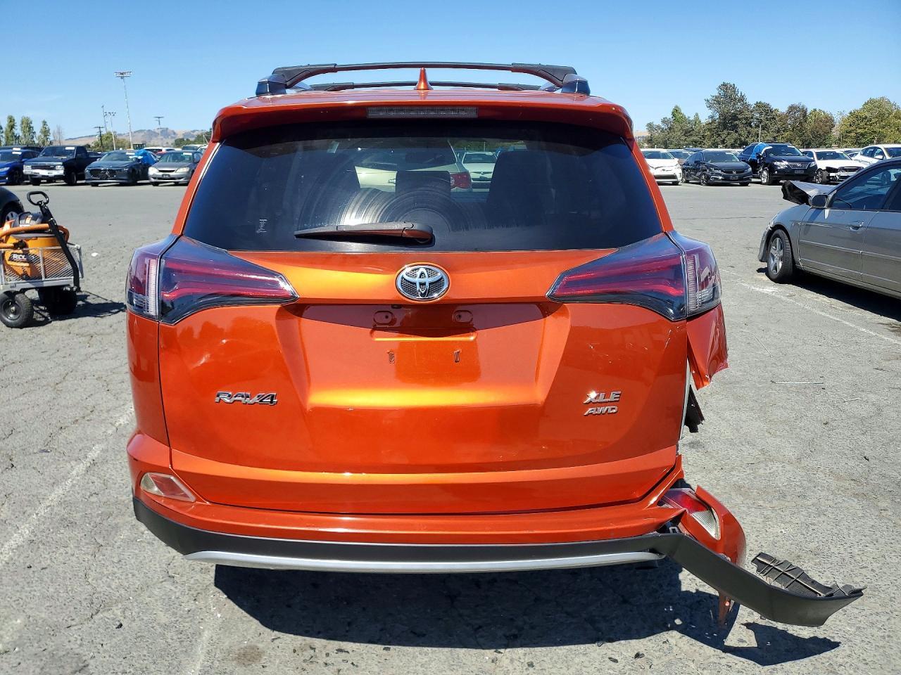 2016 Toyota Rav4 Xle - Image 6