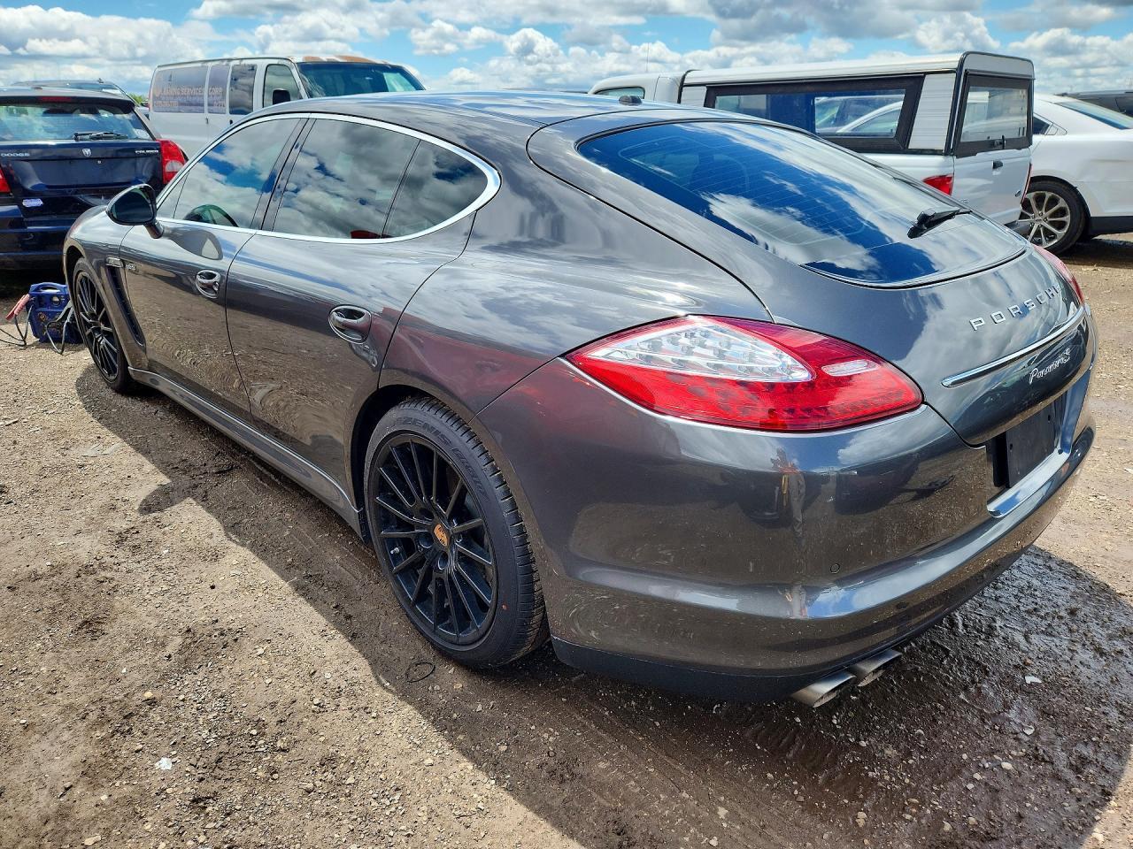 2013 Porsche Panamera S Hybrid - Фото 2