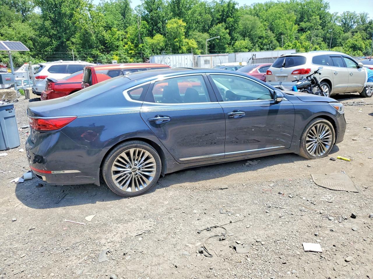 2017 Kia Cadenza Limited - Фото 3