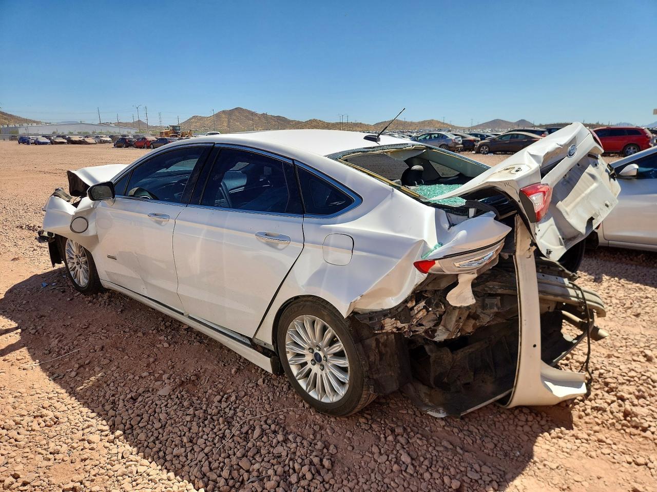 2014 Ford Fusion Titanium Phev - Image 2