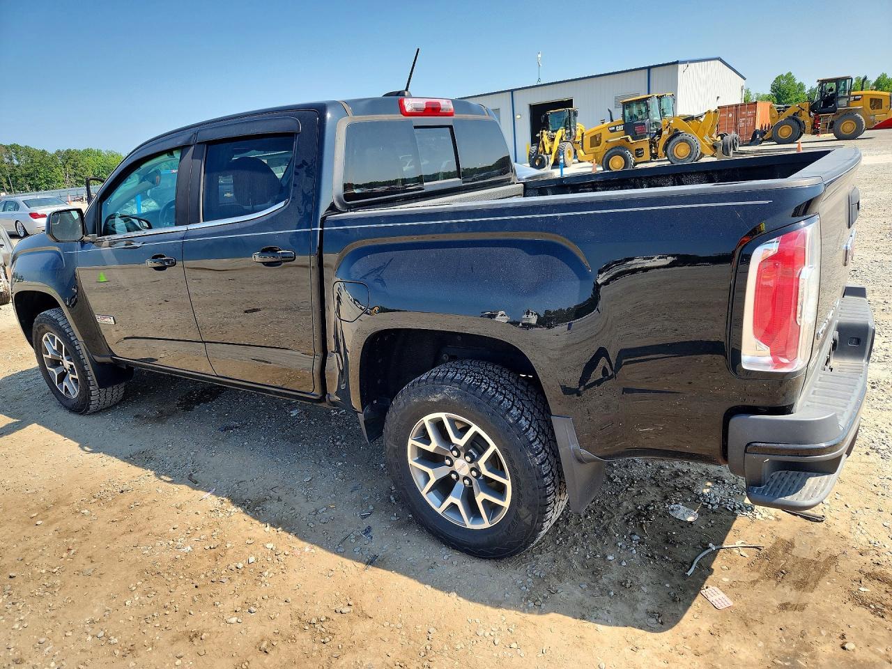 2019 GMC Canyon All Terrain - Image 2