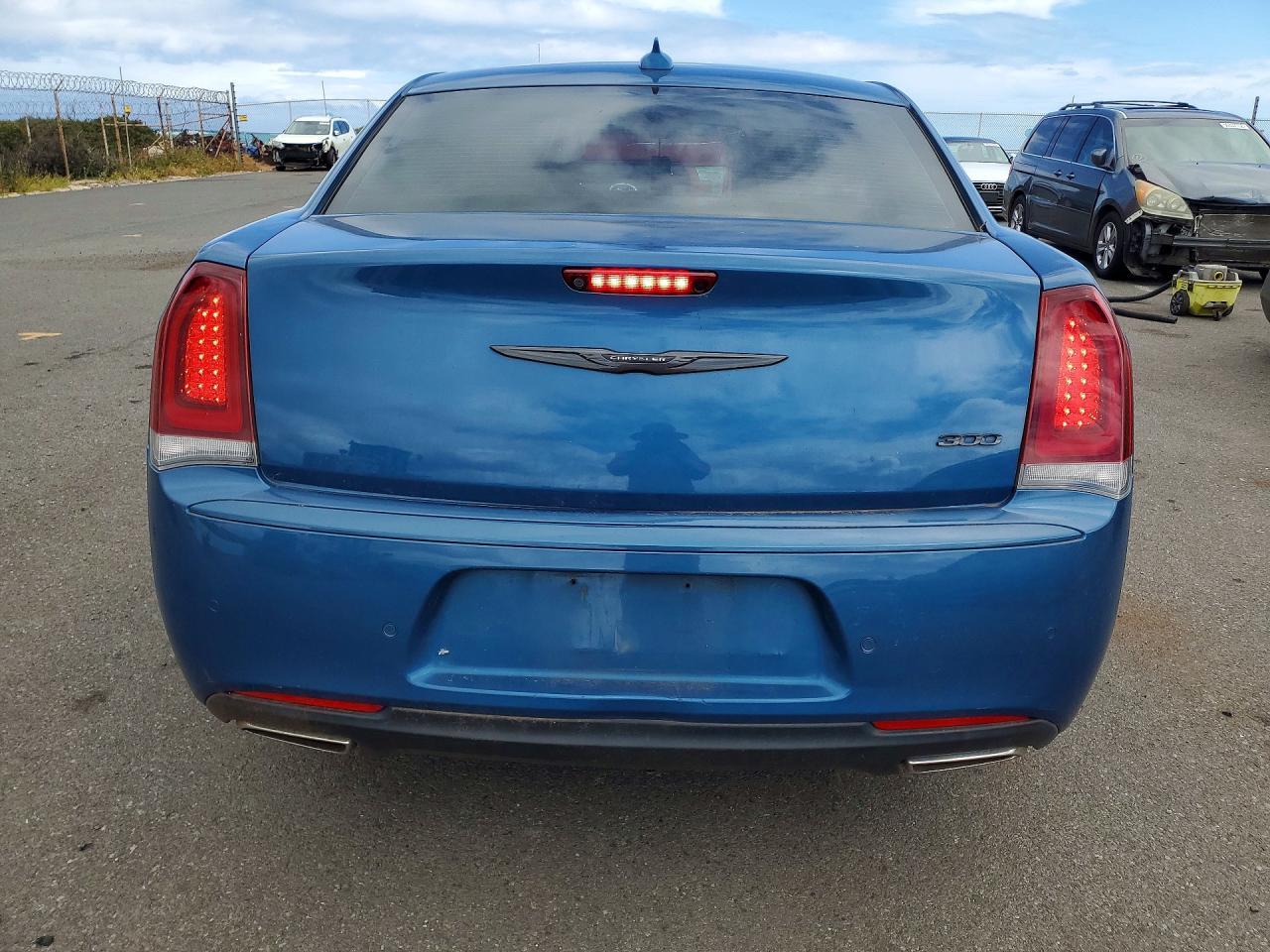 2021 Chrysler 300 Touring - Image 6