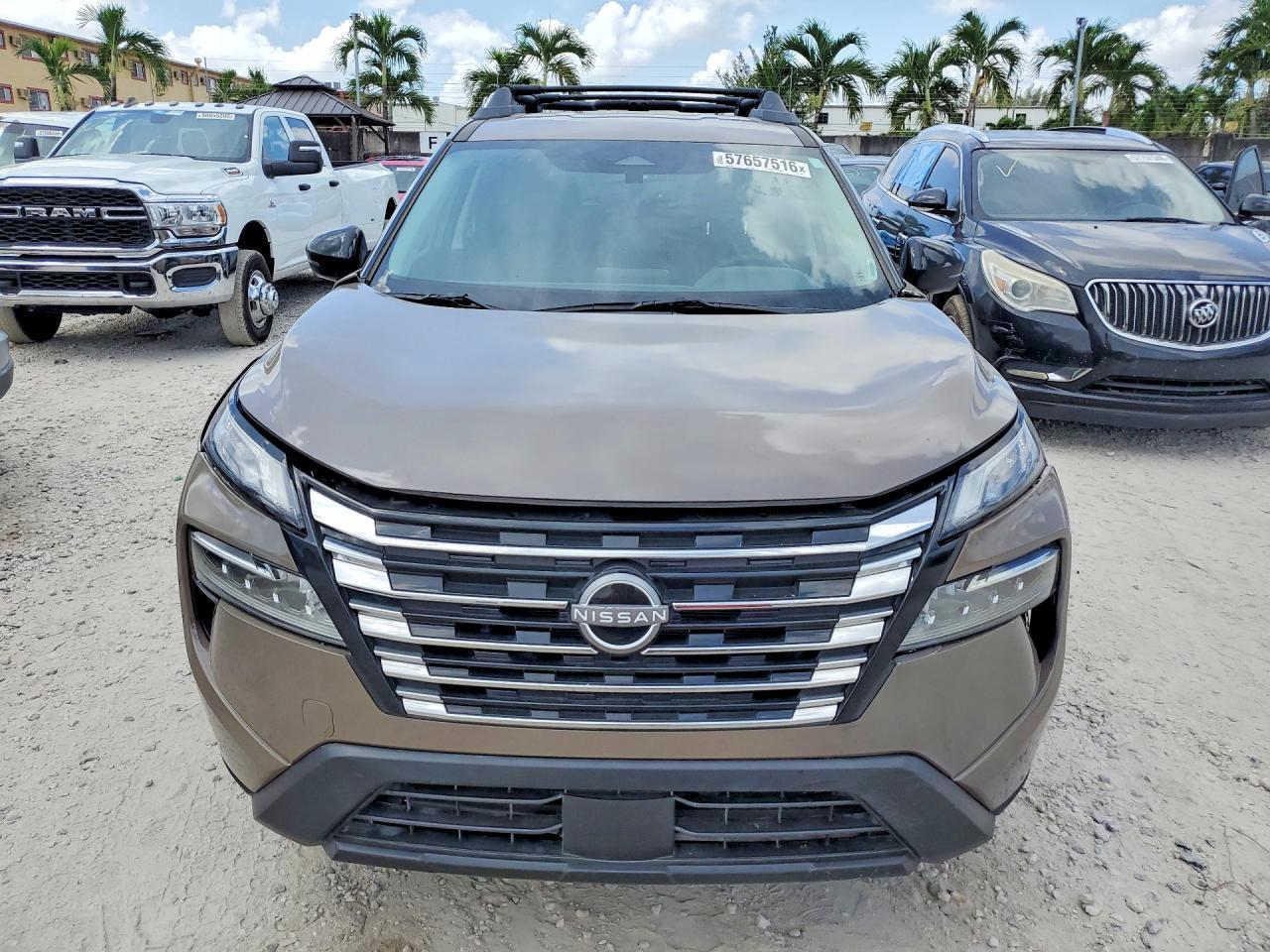 2025 Nissan Rogue Rock Creek - Фото 5
