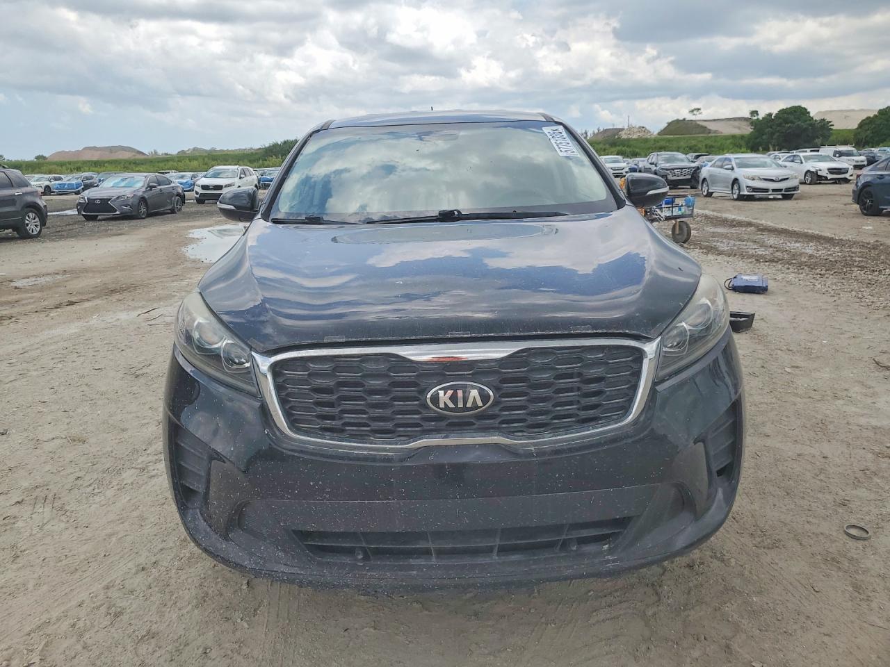 2019 Kia Sorento L - Image 5