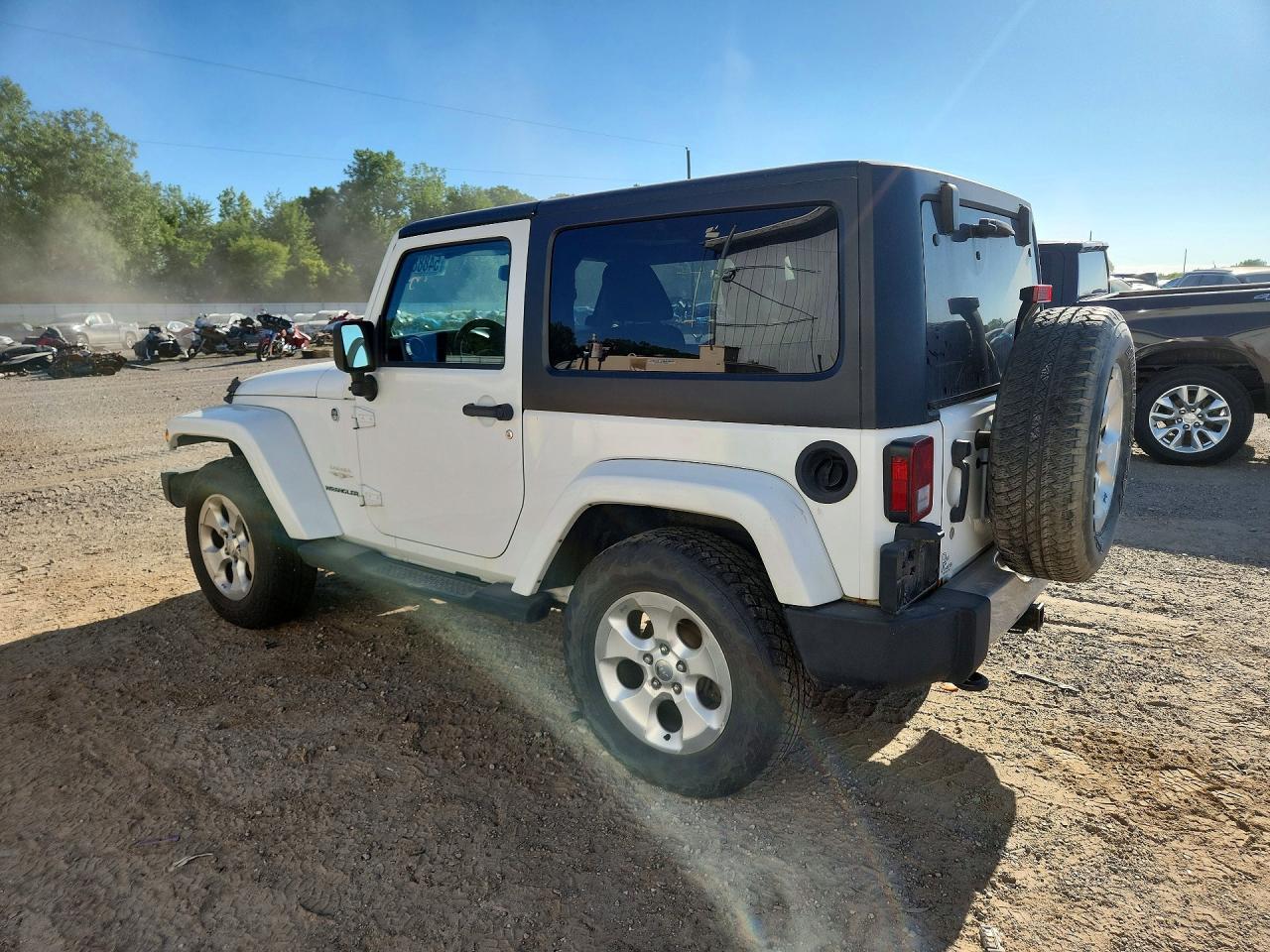 2013 Jeep Wrangler Sahara - Фото 2