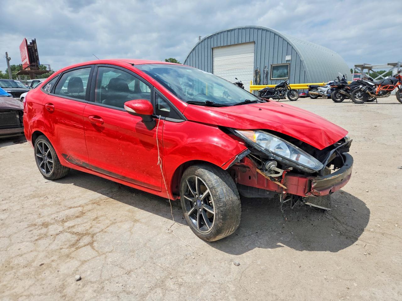 2015 Ford Fiesta Se - Image 4