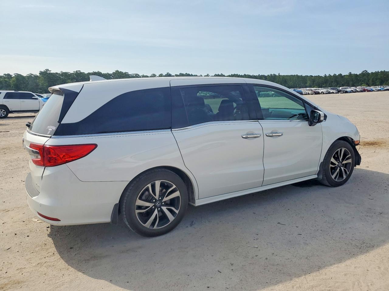 2020 Honda Odyssey Elite - Фото 3