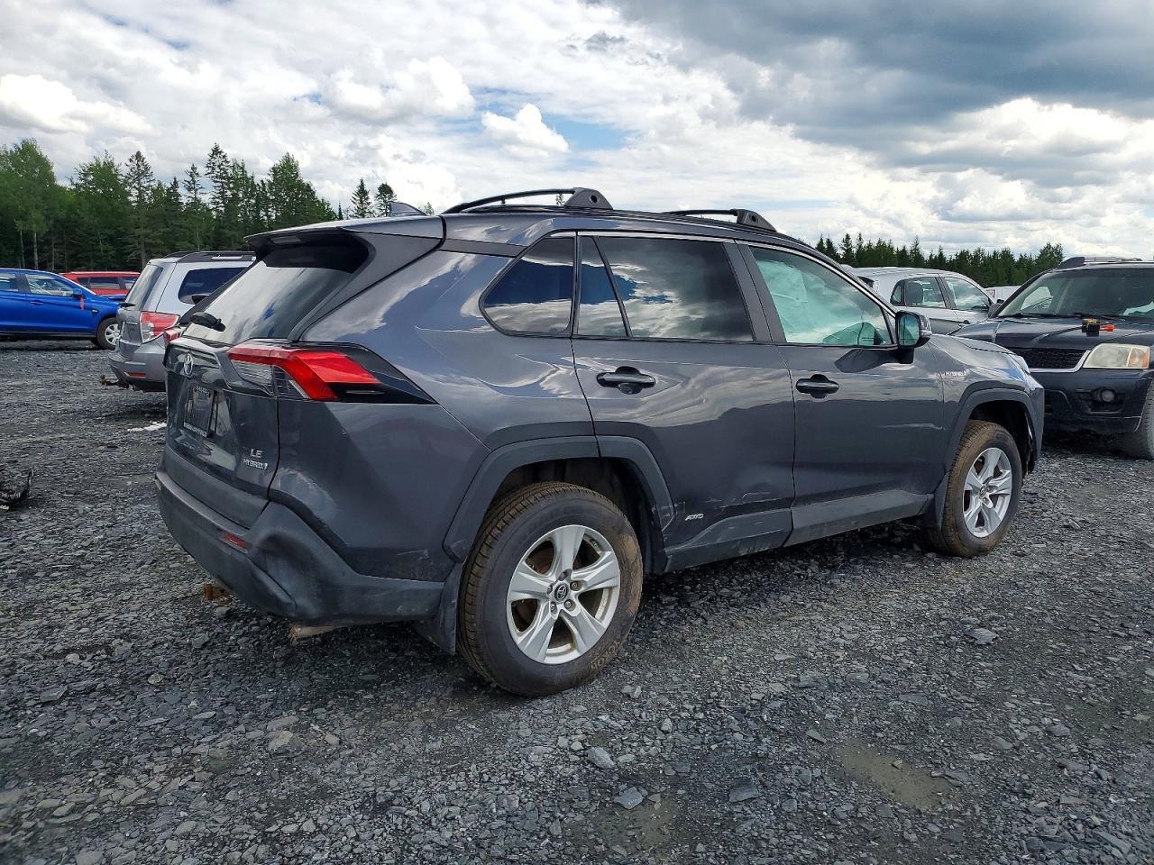 2019 Toyota Rav4 Le - Image 3