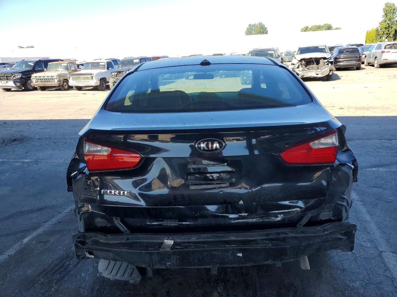 2015 Kia Forte - Фото 6