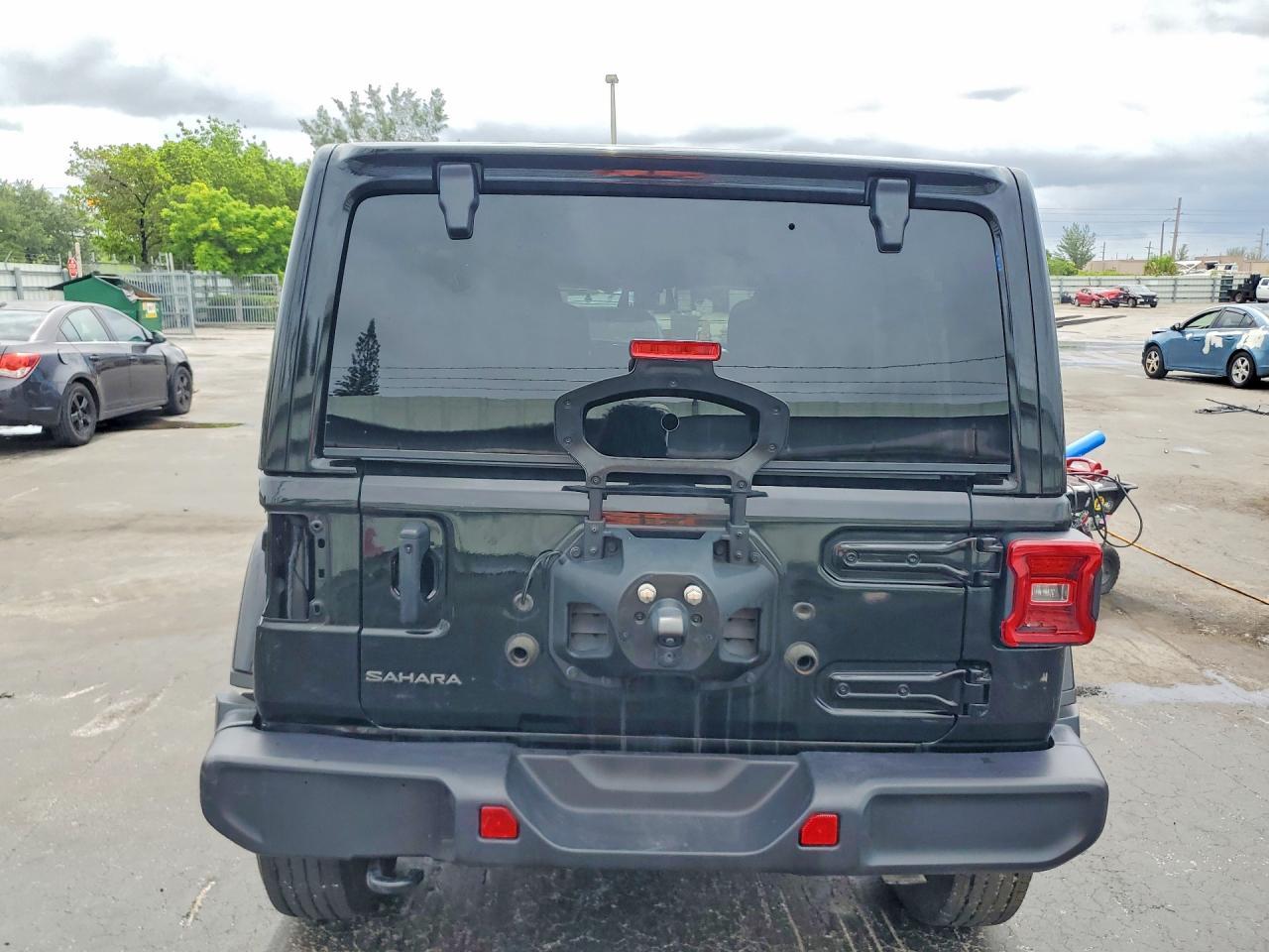 2025 Jeep Wrangler Sahara - Image 6