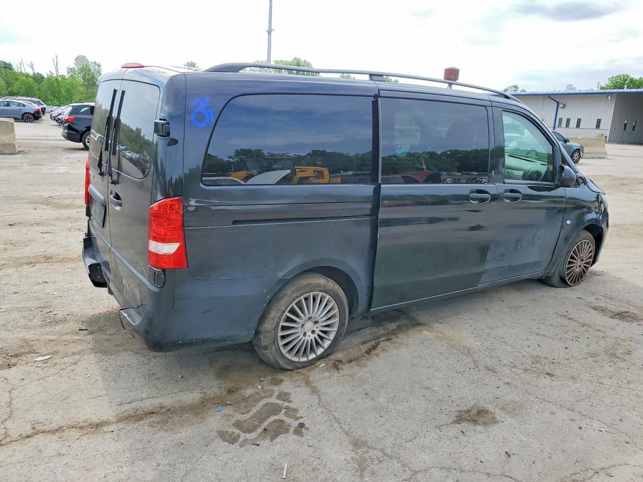 2017 Mercedes-Benz Metris - Image 3