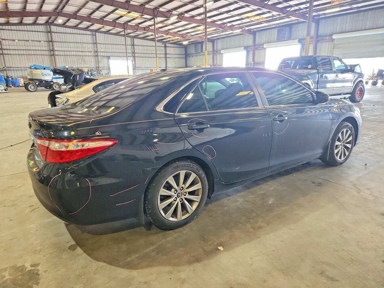 2016 Toyota Camry Xle - Фото 3