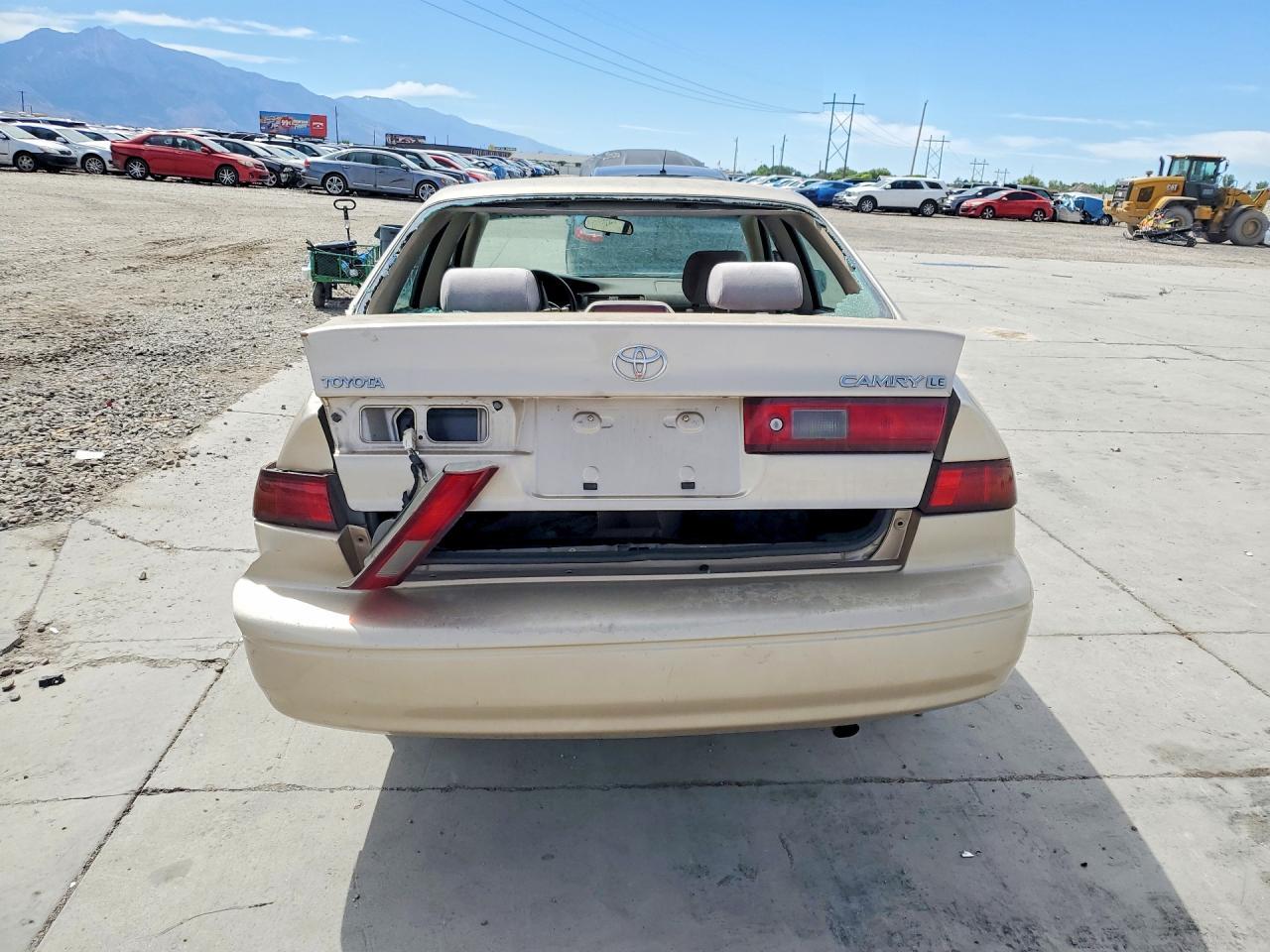 1999 Toyota Camry Le V6 - Image 6