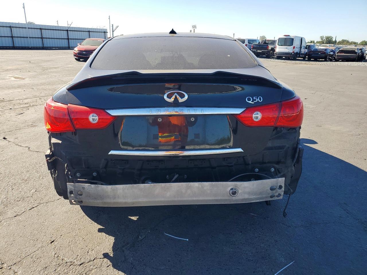 2016 Infiniti Q50 Hybrid - Image 6