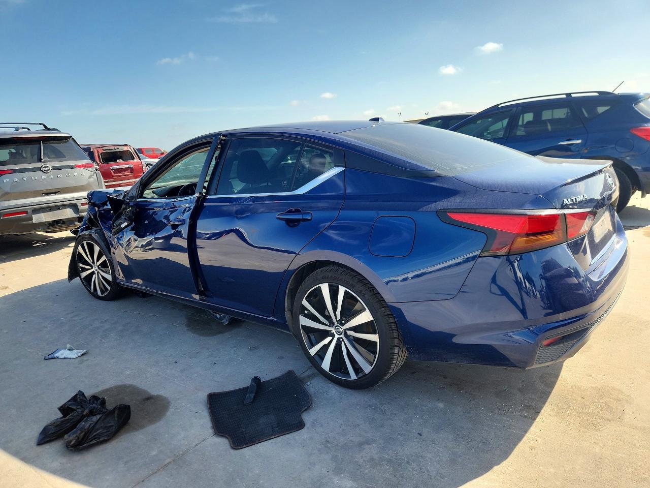 2019 Nissan Altima Sr - Фото 2