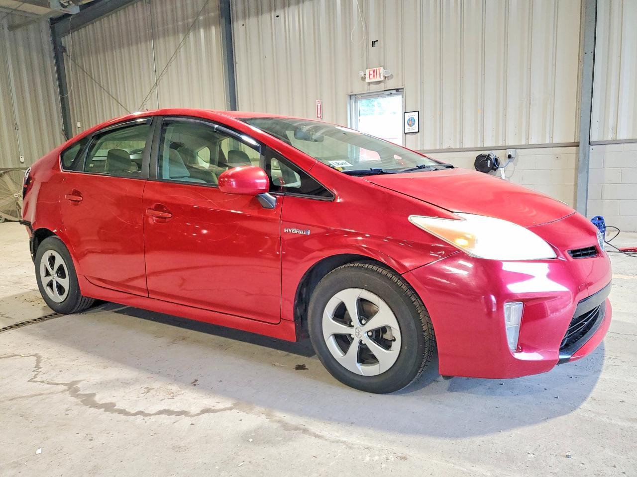 2013 Toyota Prius Three - Image 4