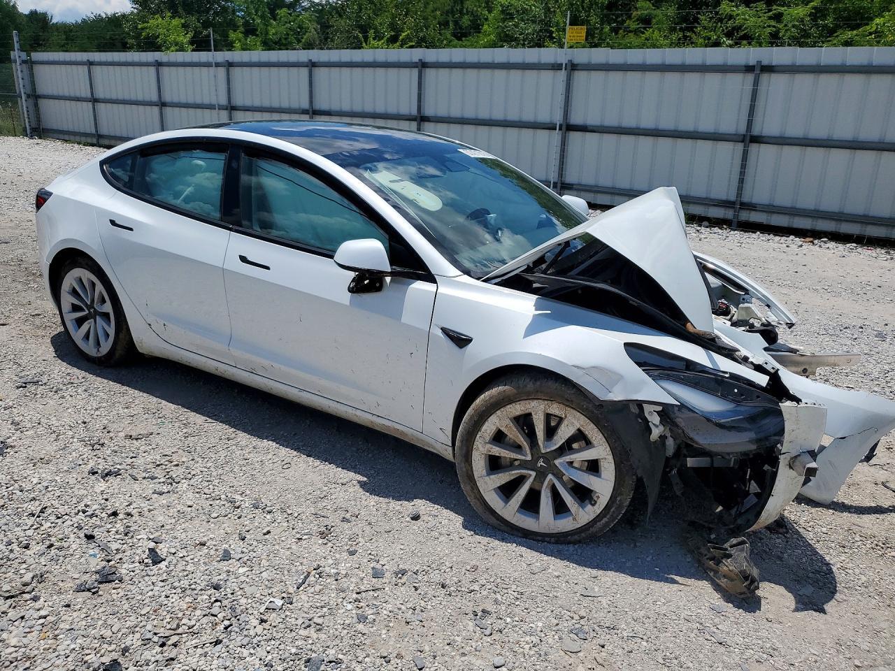 2023 Tesla Model 3 - Фото 4