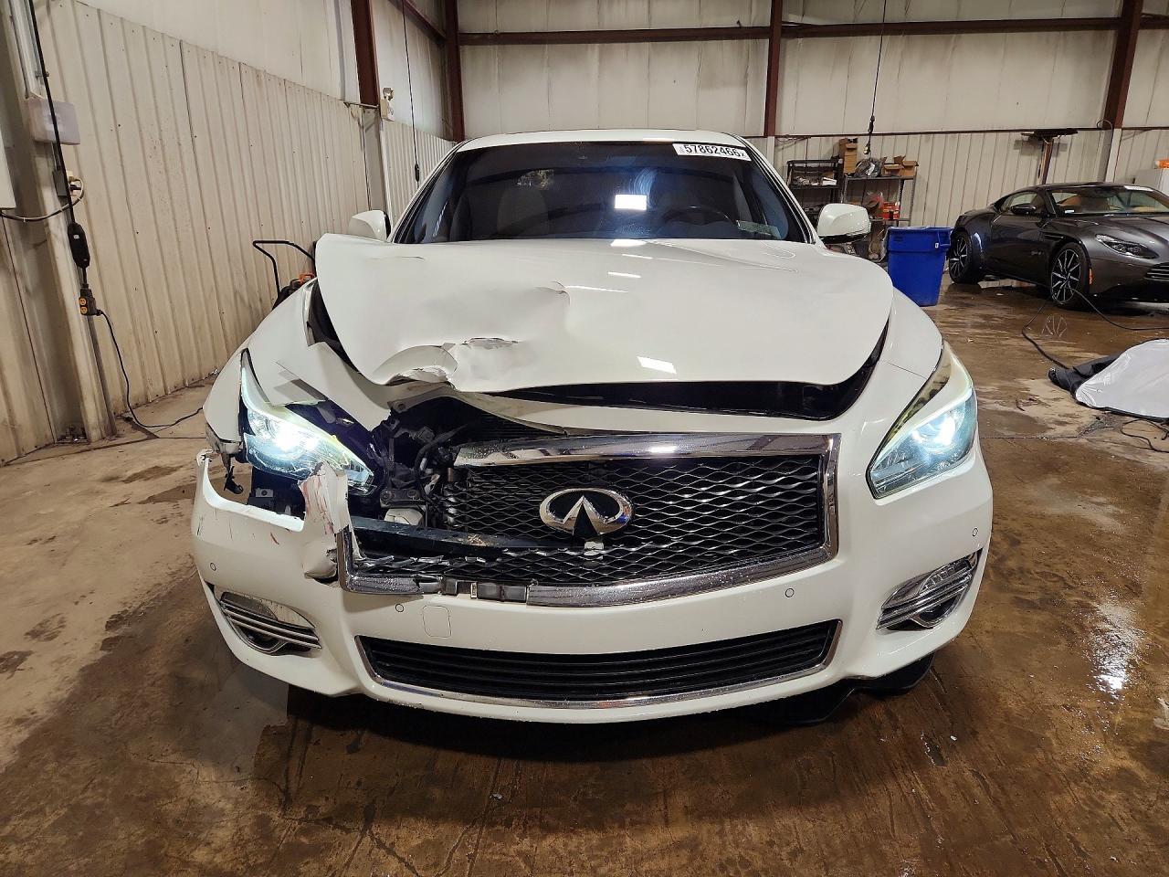 2015 Infiniti Q70 3.7 - Image 5