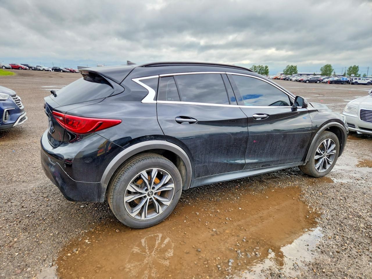 2017 Infiniti Qx30 Luxury - Фото 3