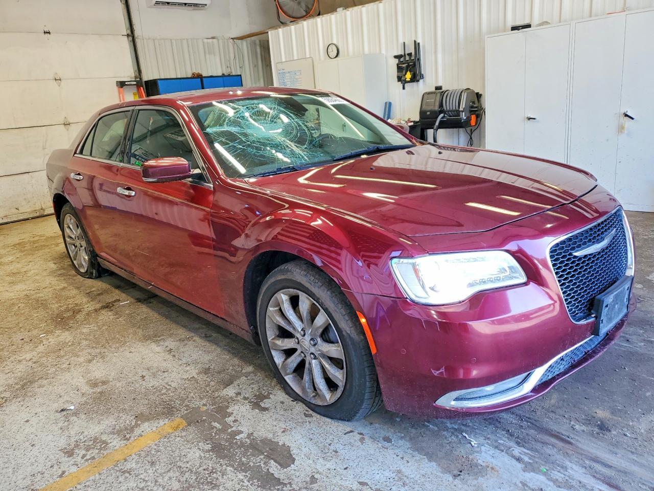 2016 Chrysler 300 Limited - Фото 4