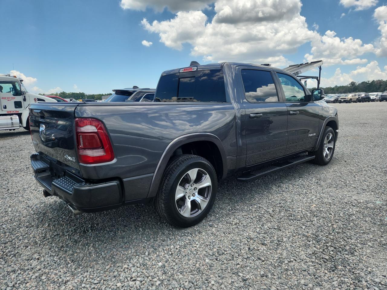 2022 Ram 1500 Laramie - Фото 3
