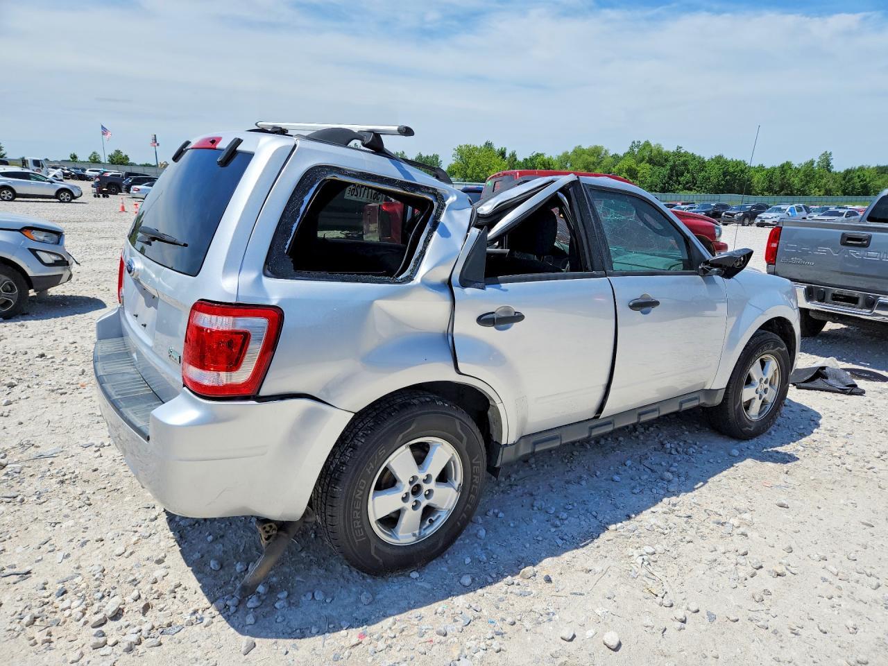 2011 Ford Escape Xlt - Image 3