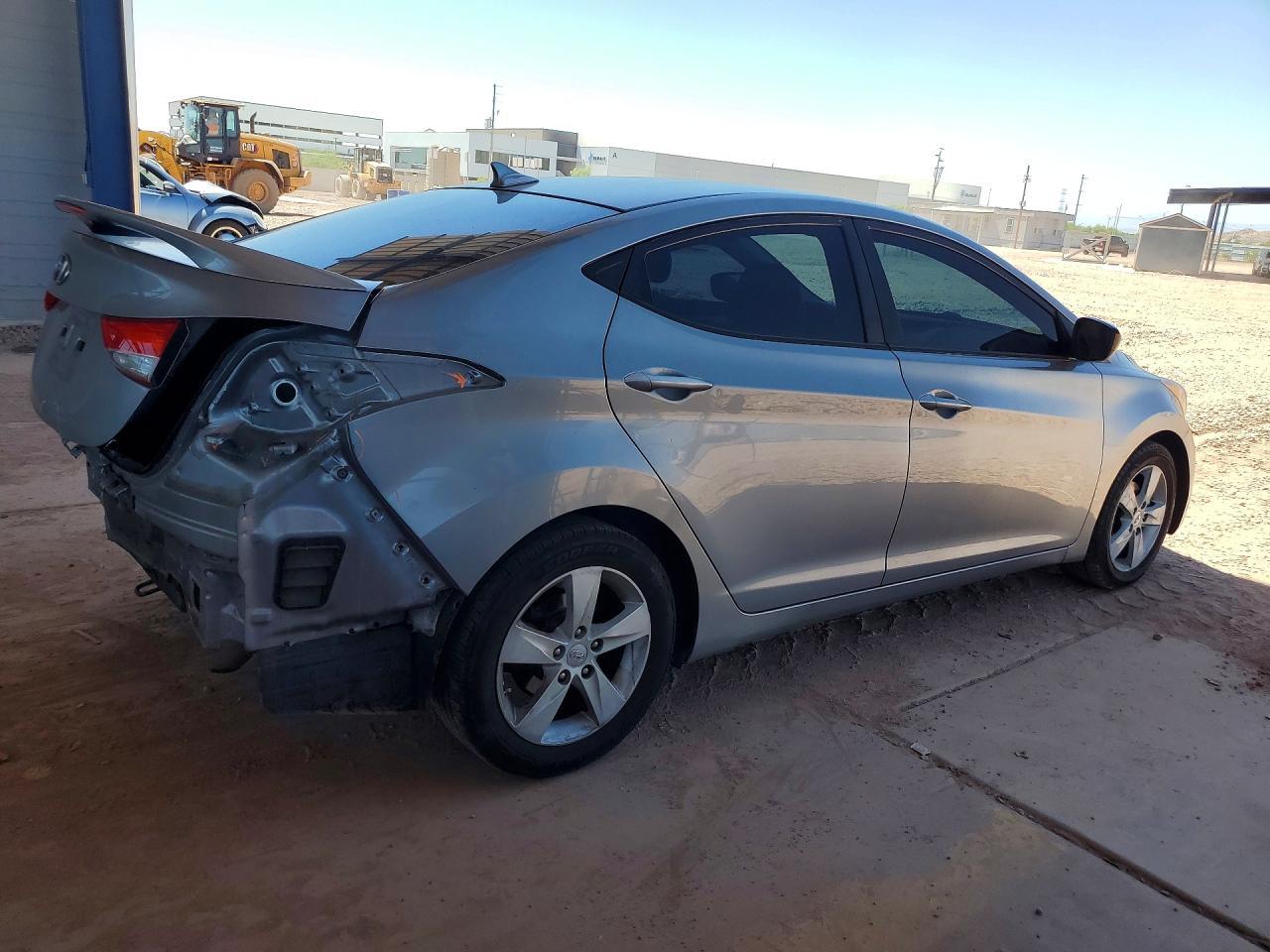 2013 Hyundai Elantra Gls - Фото 3