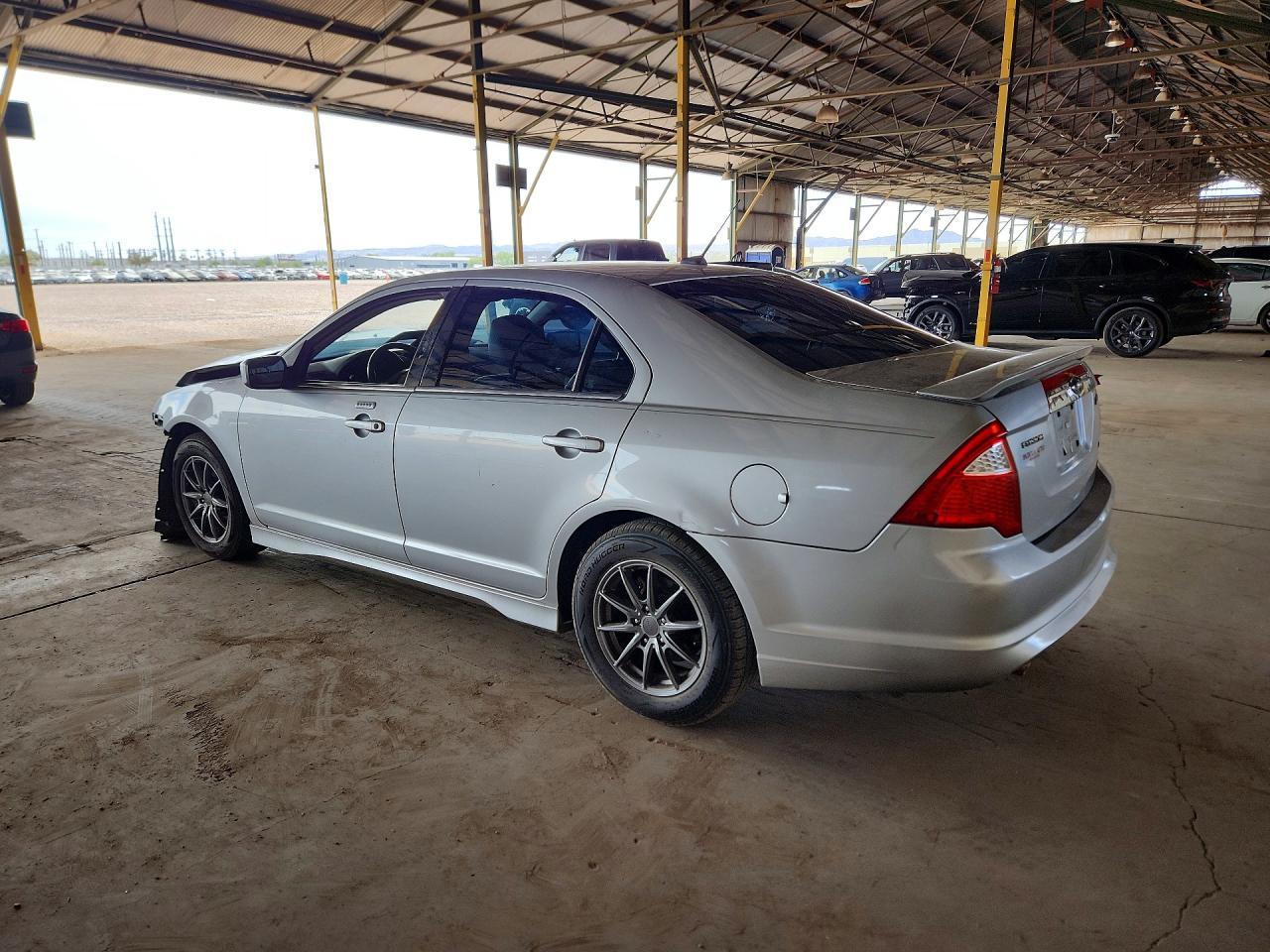 2010 Ford Fusion Sport - Image 2