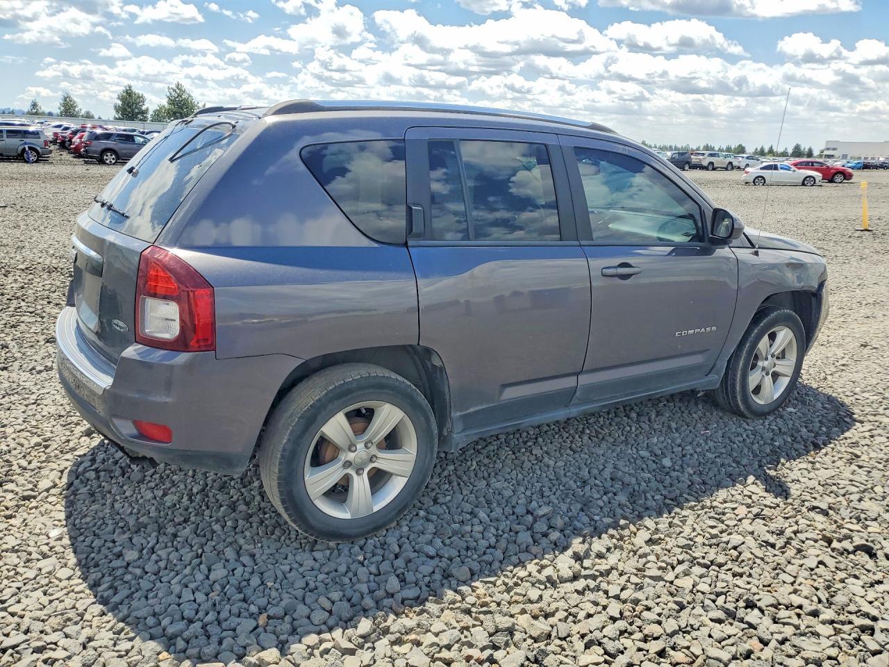 2015 Jeep Compass Latitude - Фото 3